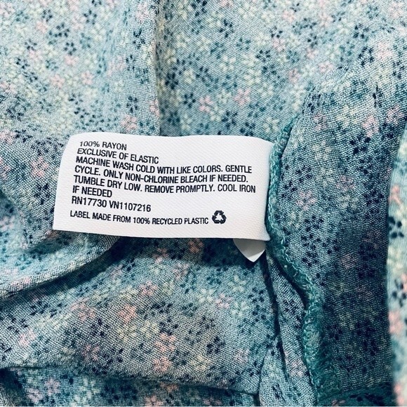 The nines by HATCH Mini Ditsy Green Floral Maternity Top XL - Picture 9 of 11